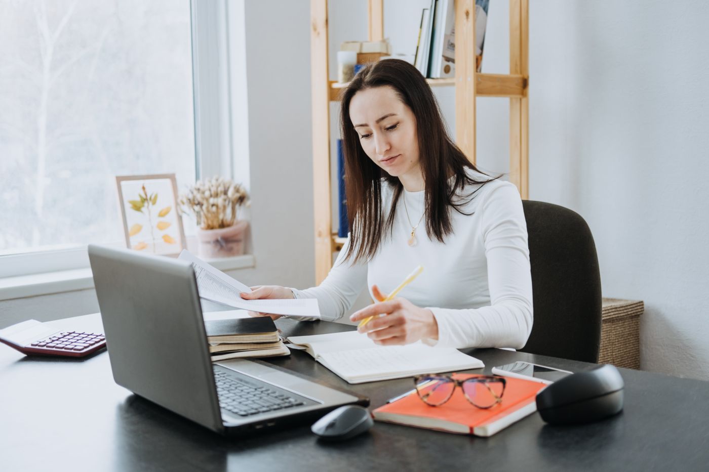 Empregos Remotos De Contabilidade Financeira. Solucao De Contabilidade On Line Retrato Sincero De Uma Contadora Min - Auster Inteligência Contábil