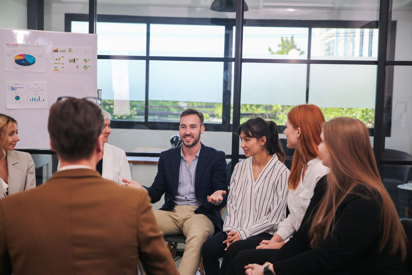 Young Businessman Speaking In Meeting 2023 11 27 05 32 22 Utc Min 1 - Auster Inteligência Contábil